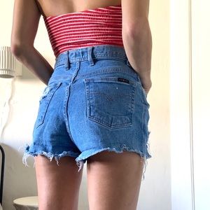 Vintage 1980s Gloria Vanderbilt Distressed High Waisted Denim Jean Short | Sz Sm
